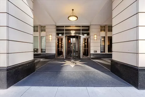 55 Erie St #3604, Chicago, IL 60611