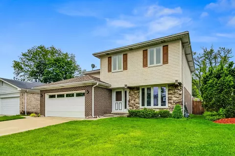 10467 Waterford Dr, Westchester, IL 60154