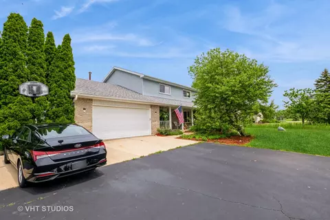 24361 S Harvest Hills Rd, Frankfort, IL 60423