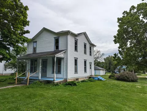201 E Mason St, Lena, IL 61048