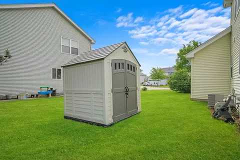 Exterior - 28718 Sawmill Ln, Lakemoor, IL 60050 photo 2 of 3
