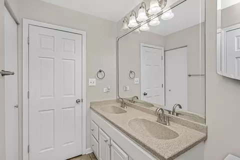 Bath - 635 W Paddock Dr, Wheeling, IL 60090 photo 1 of 3