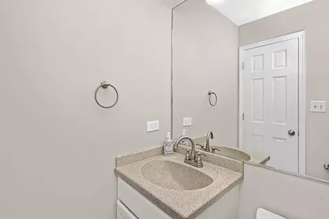 Bath - 635 W Paddock Dr, Wheeling, IL 60090 photo 3 of 3