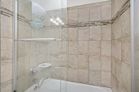 Bath - 635 W Paddock Dr, Wheeling, IL 60090 photo 2 of 3