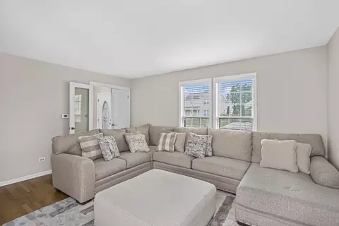 Living - 635 W Paddock Dr, Wheeling, IL 60090 photo 1 of 2