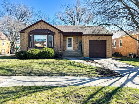 18525 Gladville Ave, Homewood, IL 60430