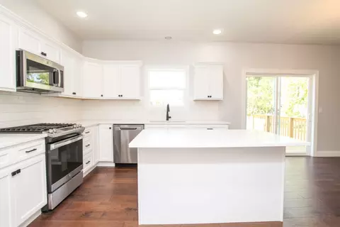Kitchen - 202 Eldon Dr, Downs, IL 61736 photo 4 of 4