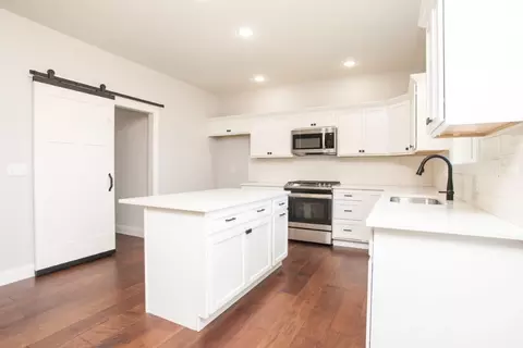 Kitchen - 202 Eldon Dr, Downs, IL 61736 photo 2 of 4