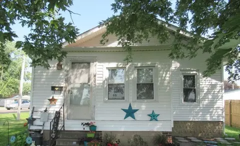 900 Kingsdale Ave, Tilton, IL 61833