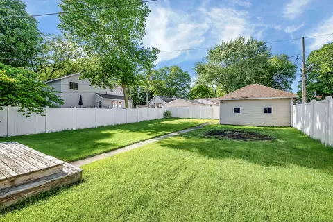 Exterior - 317 E Benton St, Morris, IL 60450 photo 4 of 9