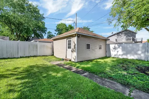 Exterior - 317 E Benton St, Morris, IL 60450 photo 5 of 9