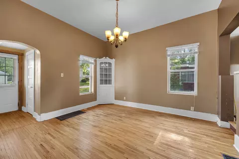 Living - 317 E Benton St, Morris, IL 60450 photo 2 of 2
