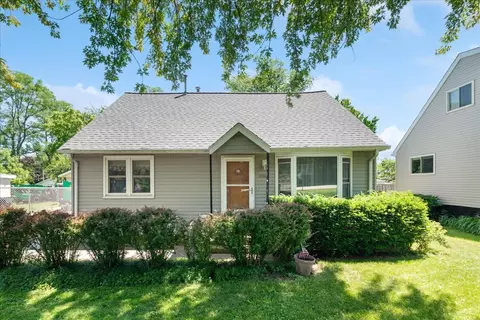 4105 N Washington St, Westmont, IL 60559