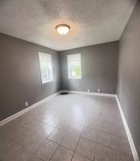 370 N 8th Ave, Kankakee, IL 60901 photo 10