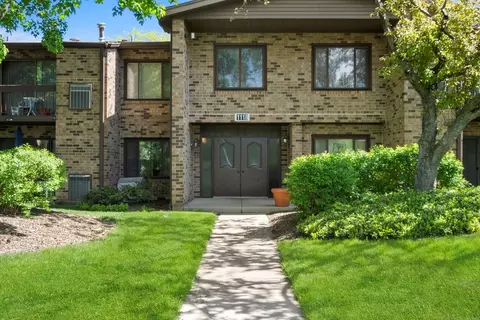 1118 E Randville Dr #106B, Palatine, IL 60074