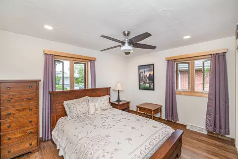 Bedroom - 741 Mark Ave, Des Plaines, IL 60016 photo 1 of 5
