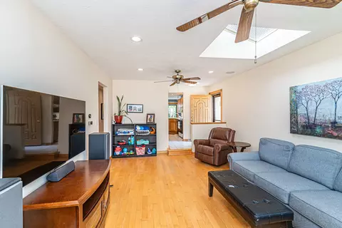 Living - 741 Mark Ave, Des Plaines, IL 60016 photo 2 of 3
