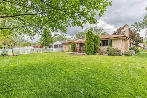 Exterior - 741 Mark Ave, Des Plaines, IL 60016 photo 6 of 7