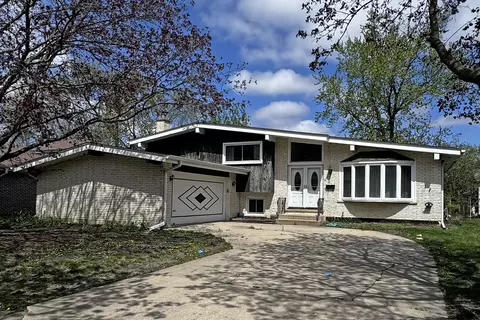 2120 Walnut Ave, Hanover Park, IL 60133