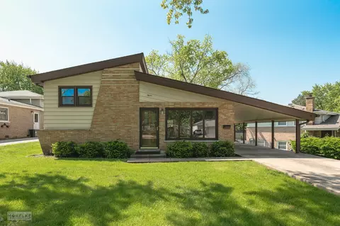 12 Norton Ave, Lemont, IL 60439