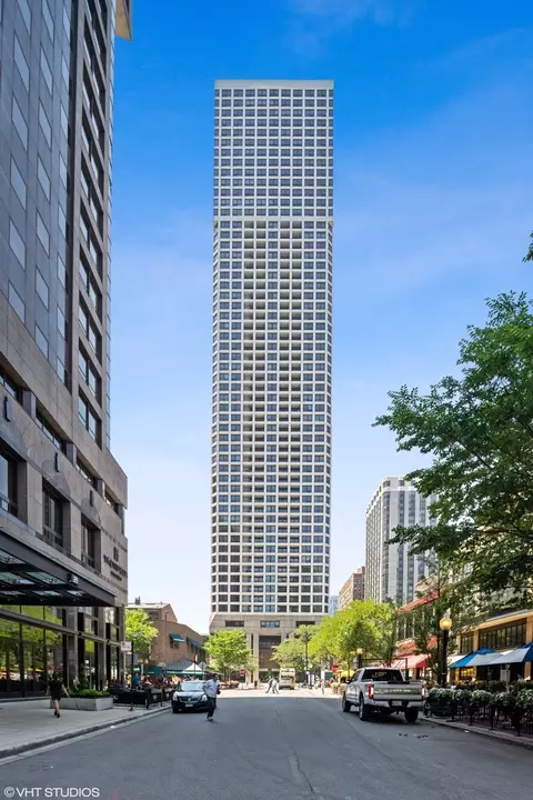 1030 N State St #9K, Chicago, IL 60610