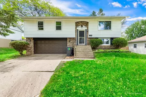 715 Krause Ave, Streamwood, IL 60107
