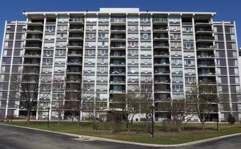 8809 W Golf Rd #4E, Niles, IL 60714