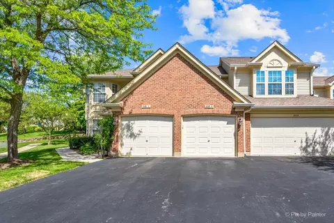 608 Plum Ct #A, Crystal Lake, IL 60014