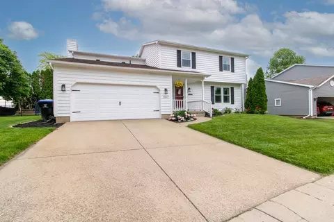 Exterior - 307 Beacon Cir, Bloomington, IL 61704 photo 10 of 11