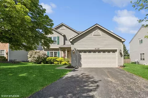 1967 Congrove Dr, Aurora, IL 60503