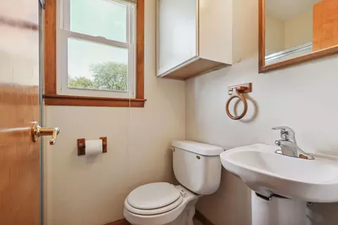 Bath - 603 E Monroe St, Sullivan, IL 61951 photo 2 of 2