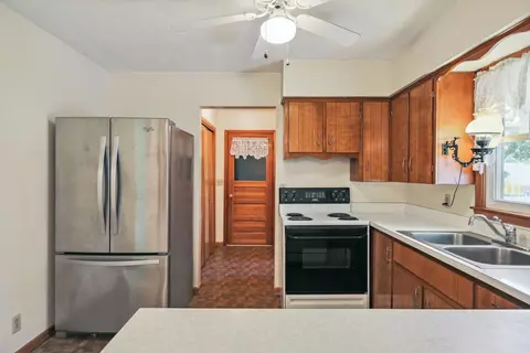 Entry Way - 603 E Monroe St, Sullivan, IL 61951 photo 1 of 1
