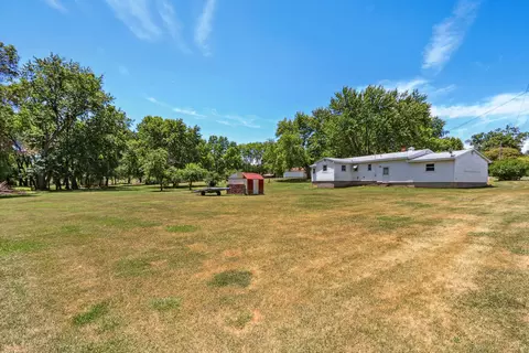Exterior - 603 E Monroe St, Sullivan, IL 61951 photo 7 of 8