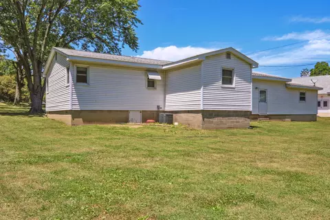 Exterior - 603 E Monroe St, Sullivan, IL 61951 photo 3 of 8