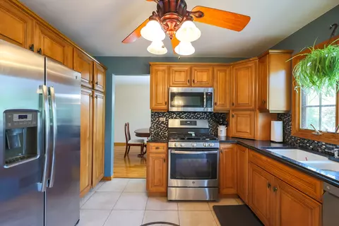 1004 Concord Dr, Bartlett, IL 60103 photo 12