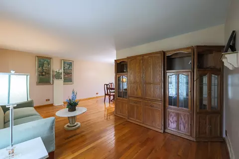 1004 Concord Dr, Bartlett, IL 60103 photo 4