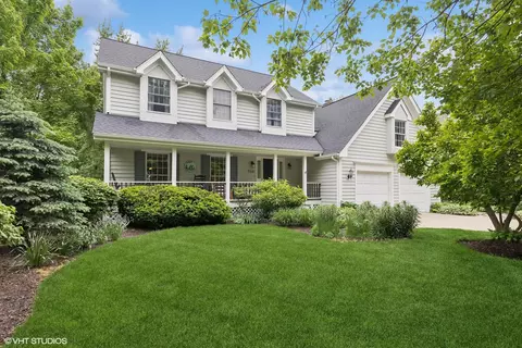 5441 Bending Oaks Pl, Downers Grove, IL 60515