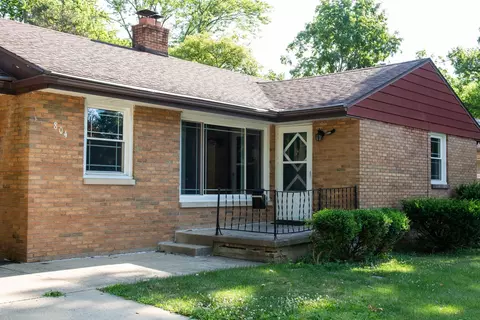 Exterior - 804 Bryan St, Normal, IL 61761 photo 4 of 9