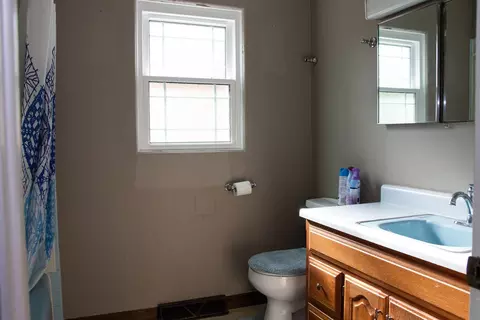 Bath - 804 Bryan St, Normal, IL 61761 photo 1 of 4