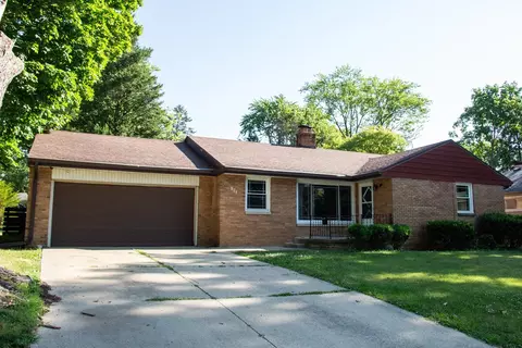 Exterior - 804 Bryan St, Normal, IL 61761 photo 3 of 9