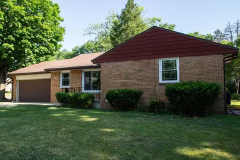 Exterior - 804 Bryan St, Normal, IL 61761 photo 6 of 9