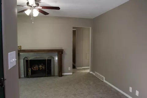 Living - 804 Bryan St, Normal, IL 61761 photo 2 of 12