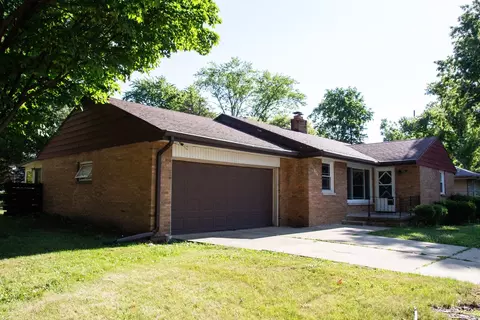 Exterior - 804 Bryan St, Normal, IL 61761 photo 5 of 9