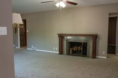 Living - 804 Bryan St, Normal, IL 61761 photo 3 of 12