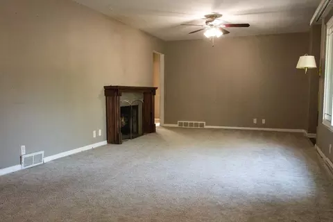Living - 804 Bryan St, Normal, IL 61761 photo 12 of 12