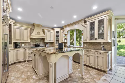 962 Bristol Dr, Deerfield, IL 60015 photo 5