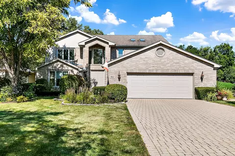 962 Bristol Dr, Deerfield, IL 60015