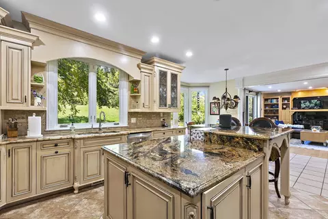 962 Bristol Dr, Deerfield, IL 60015 photo 9