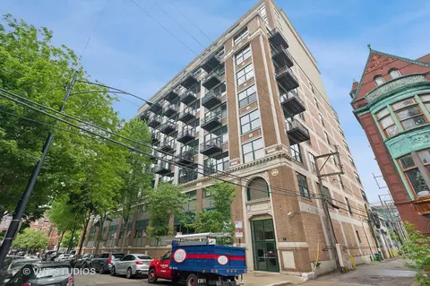 221 E Cullerton St #703, Chicago, IL 60616