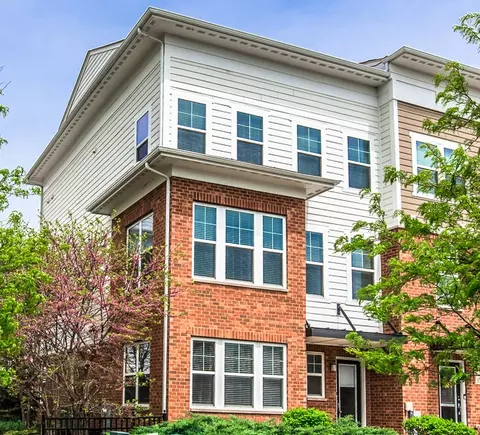 3558 Irving Pl, Woodridge, IL 60517